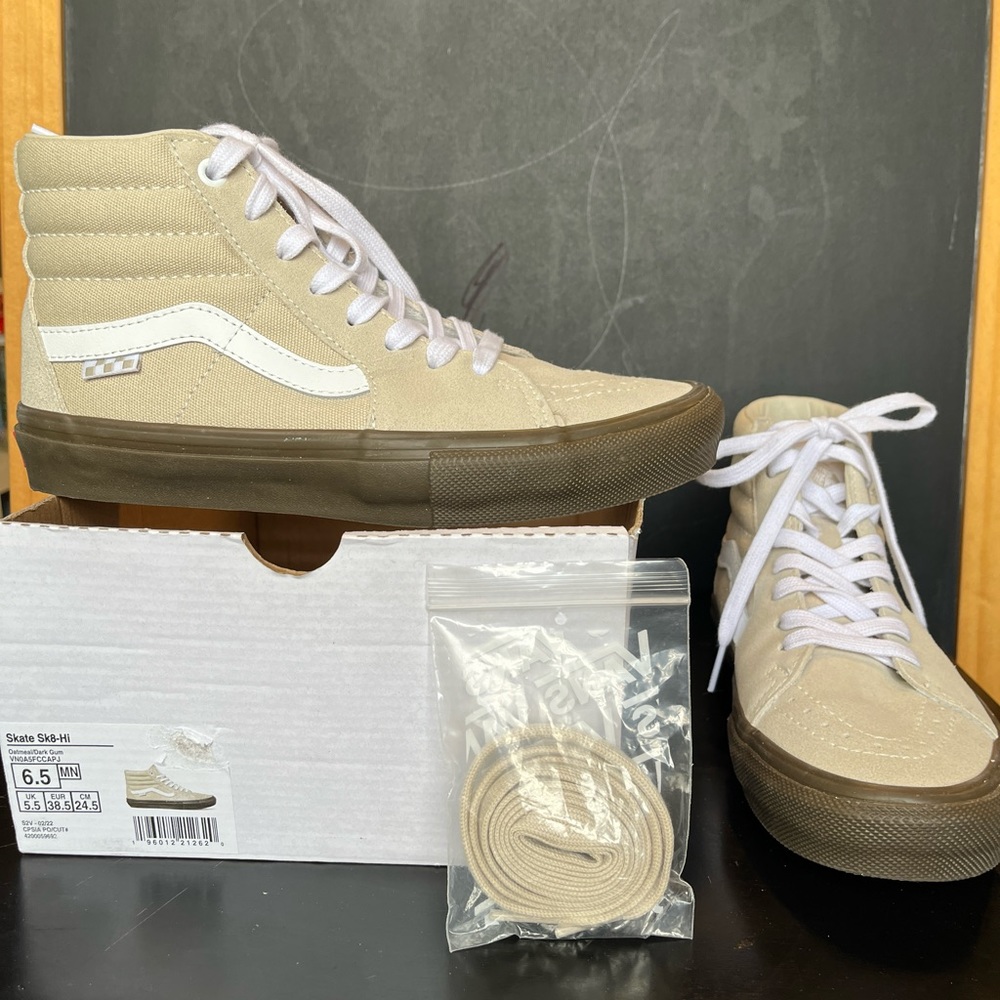 New Vans mid-top - unisex M 6.5 / W 8 - color is oatmeal with a dark gumdrop